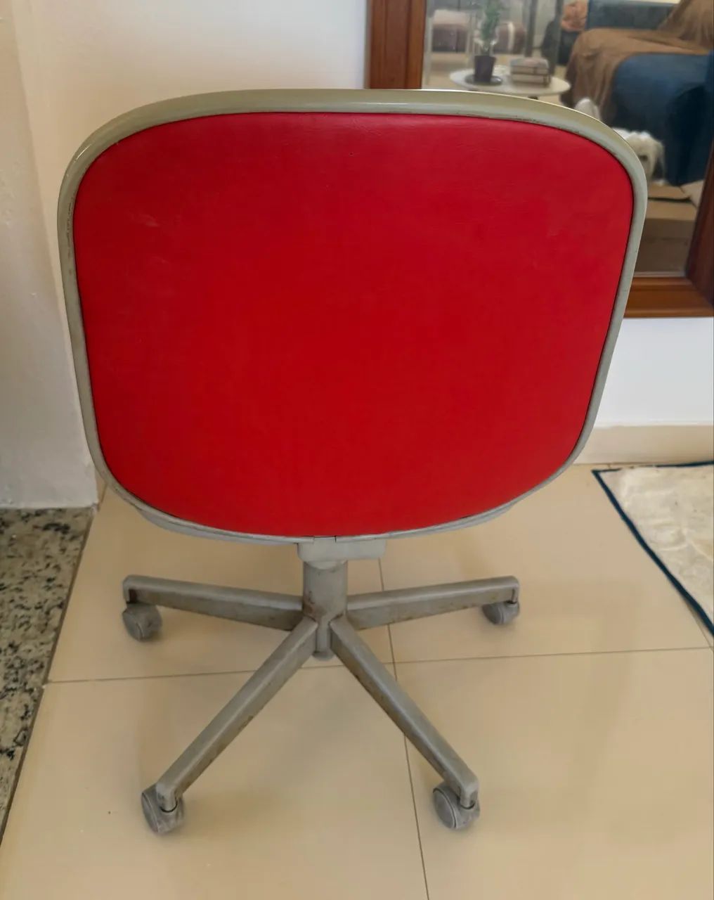 Cadeira de Escritório com Rodinhas - Excelente Estado
