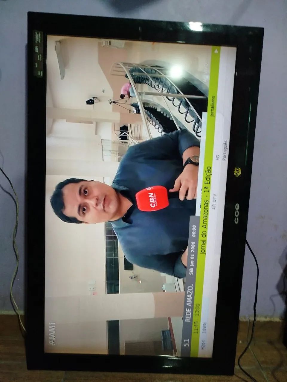 Uma tv de led 39 polegada - Foto 2