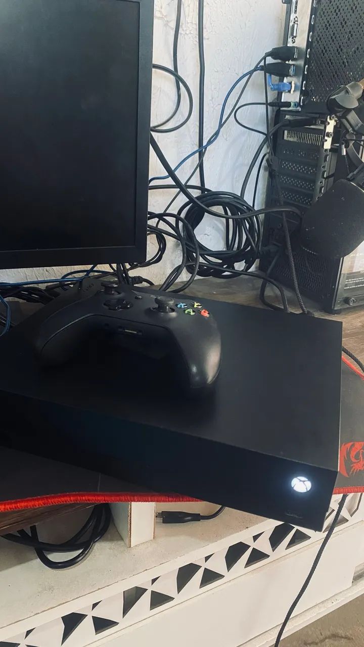 Xbox one X zerado com controle original 