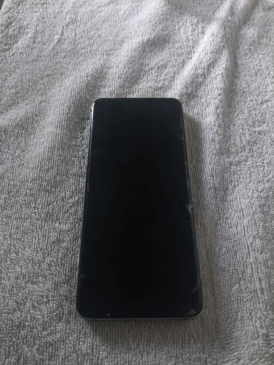 Galaxy S20 com tela quebrada para reutilizar peças