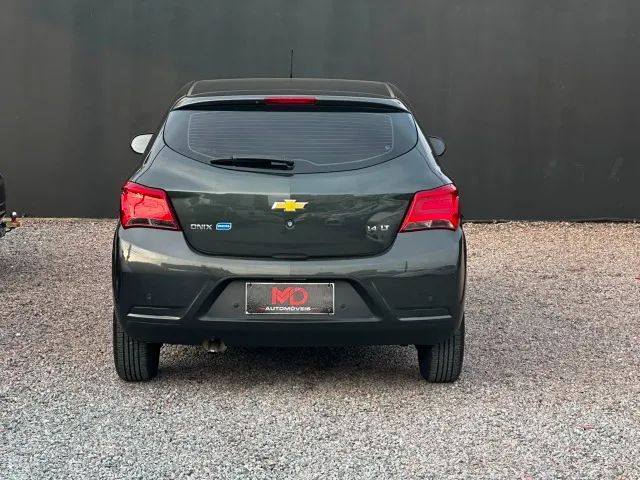 Chevrolet Onix Hatch LT 1.4 8V Flex Mec. 4P 2018 - Foto 5
