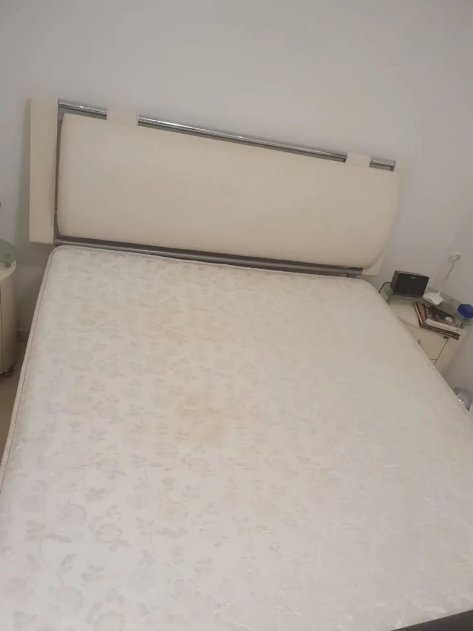 Kit de cama, colchão com massagem, box e cabeceira. - Foto 2