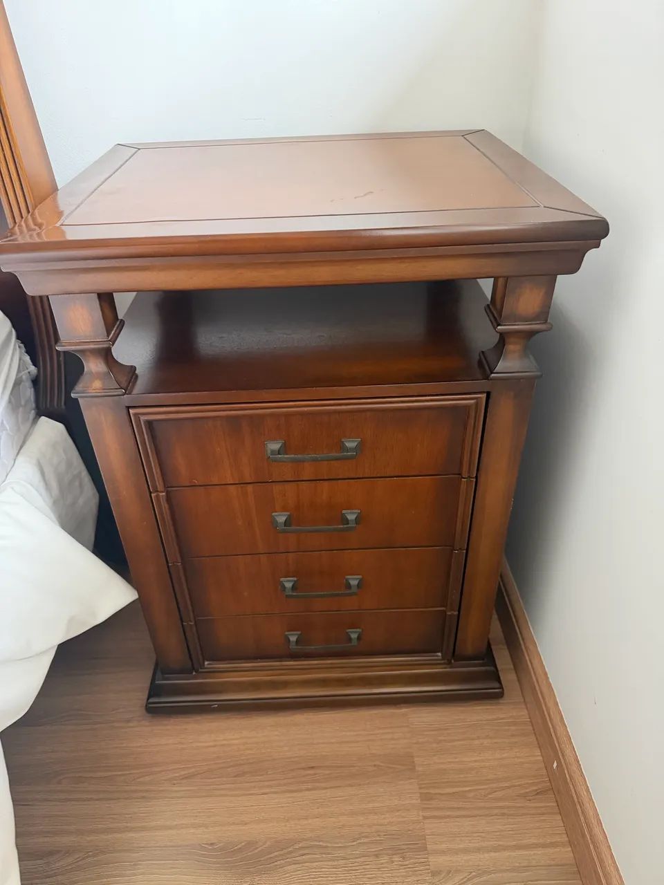 Mesa de cabeceira