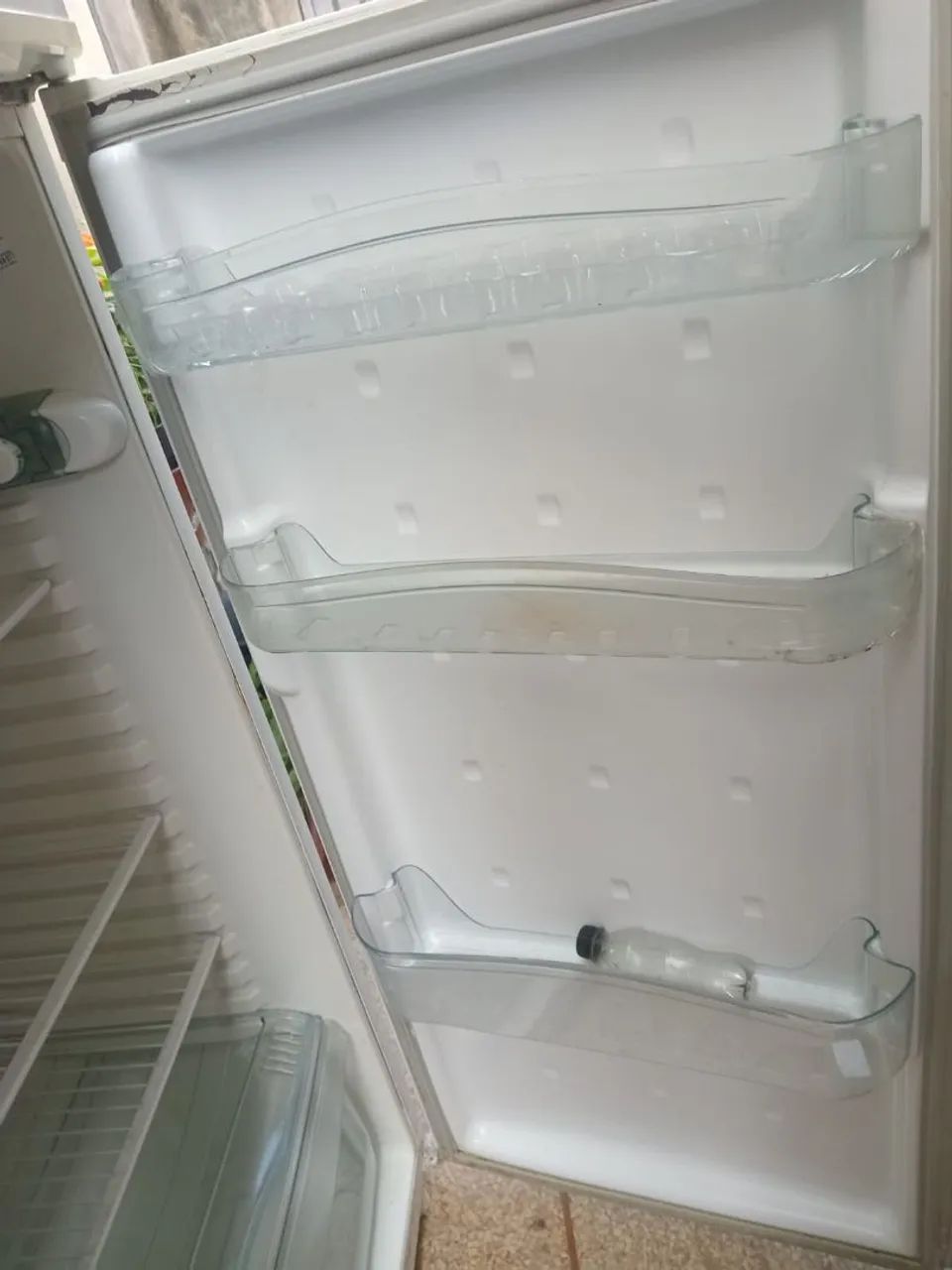 Vende-se geladeira usada - Foto 4