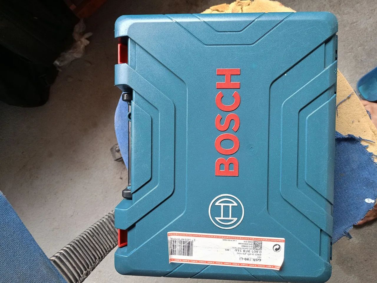 Furadeira Bosch semi nova  - Foto 5