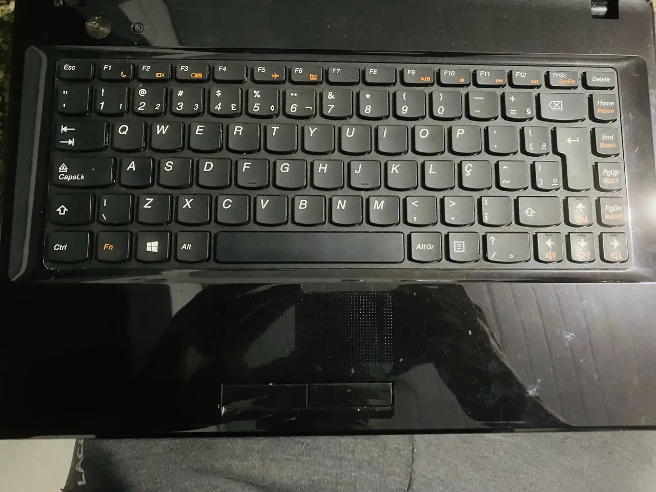NOTEBOOK LENOVO COM TELA QUEBRADA 