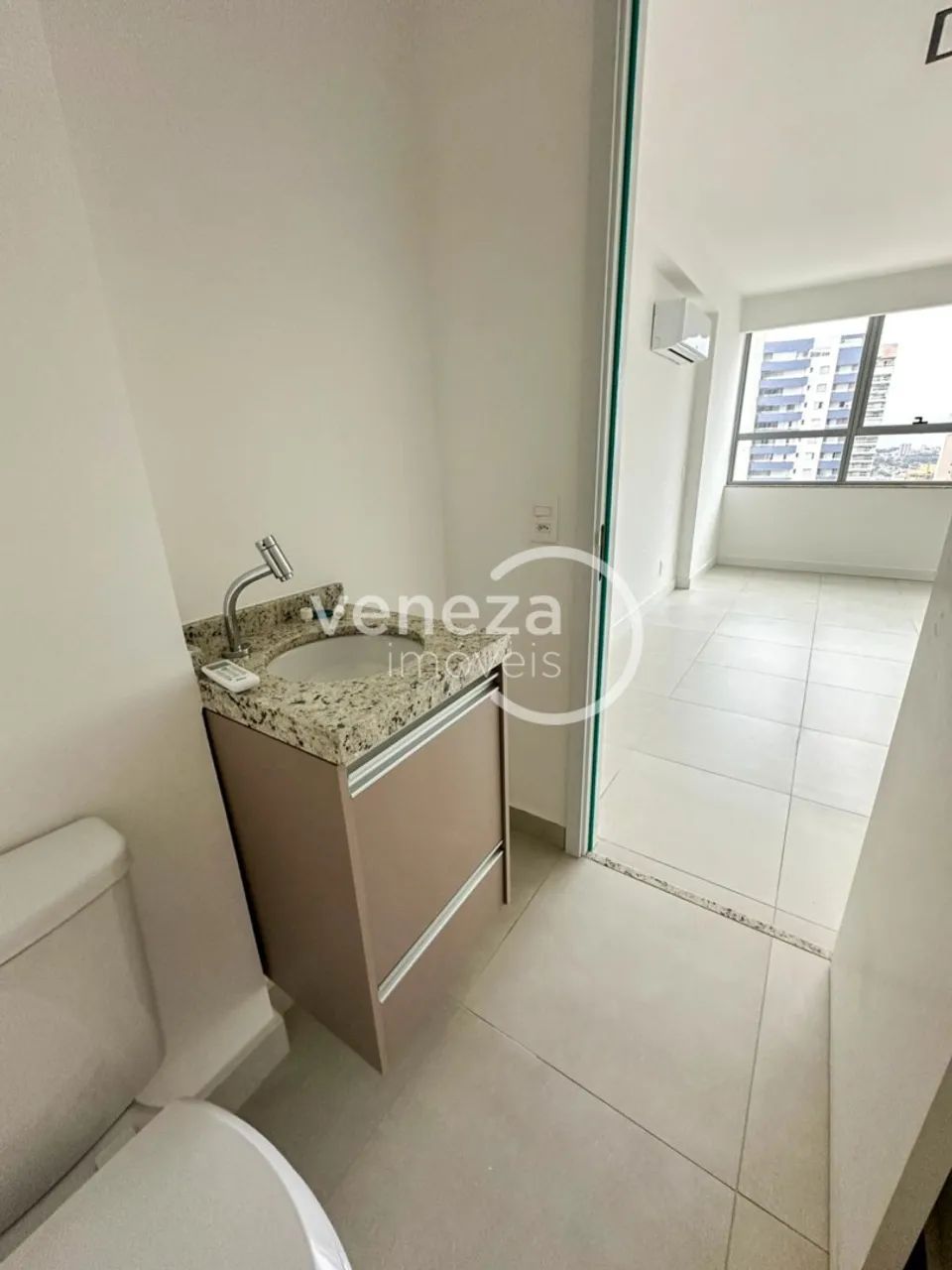 Sala comercial para alugar no Edifício Atsushi Yoshii Tower, Gleba Palhano - Foto 5