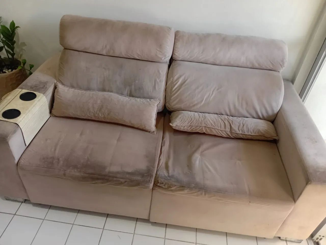 Sofá retrátil reclinavel(janga c/avaria) nao tem rasgao - Foto 4