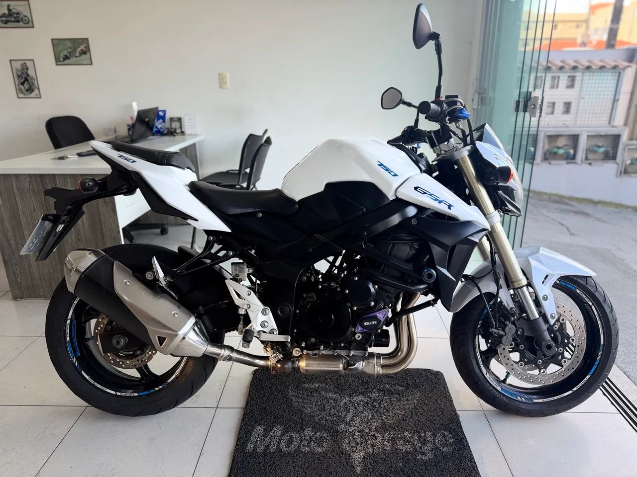 Suzuki 750 2014 - 1494428971 | OLX