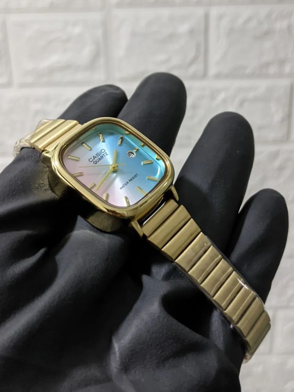 Relógio Casio Mini Resistente à Água com durabilidade na cor da pulseira  - Foto 2