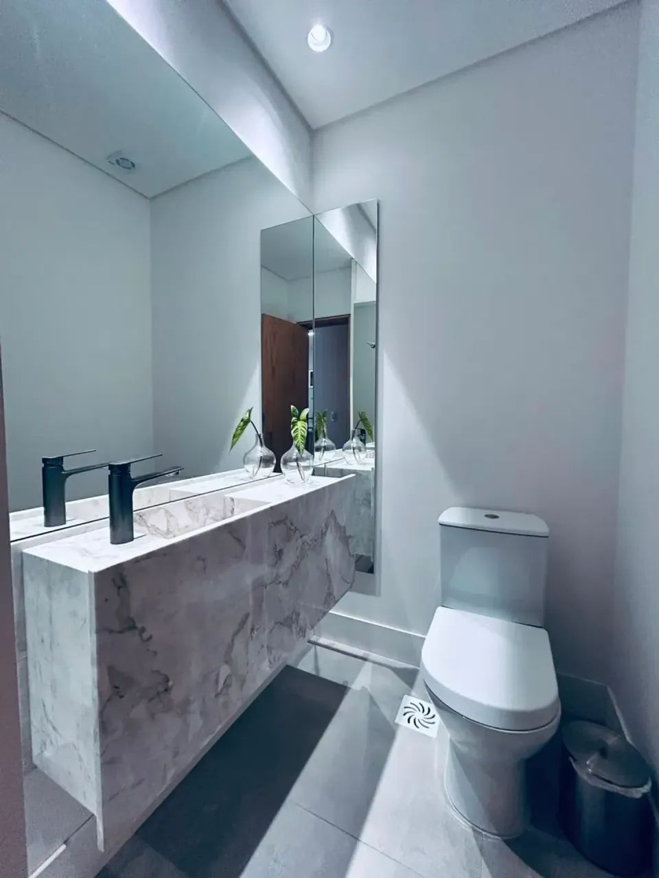 Apartamento à venda em Jurerê a apenas 50m do mar e mobiliado - Foto 4
