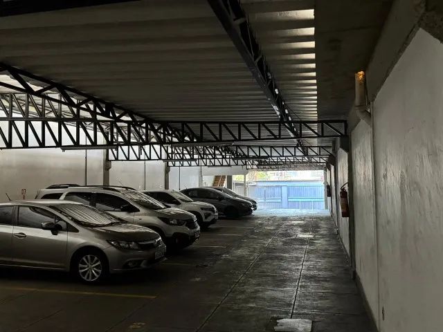 Vendo uma vaga de garagem, na rua Felix da Cunha 50.Condom 323.00/74.22iptu