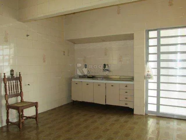 Casa Residencial à Venda  Espaçosa e Bem Localizada - Foto 4