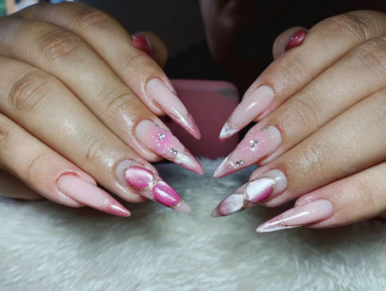 Alongamentos de gel e manicure e pedicure  - Foto 4