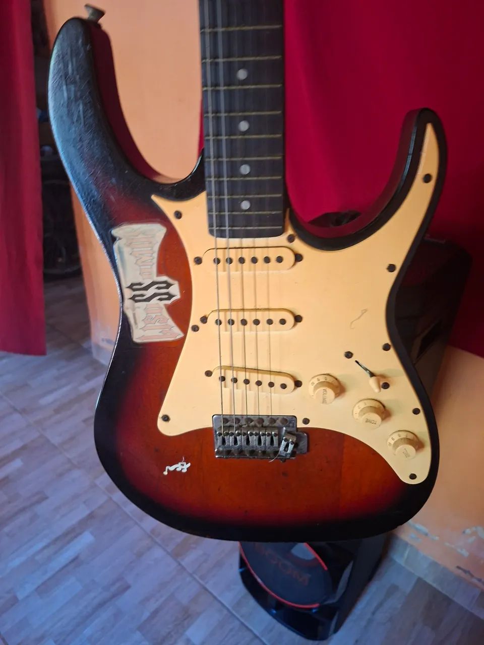 Guitarra De Marca Golde aceito troca em celular e da Samsung A15 5G ou outros  - Foto 2