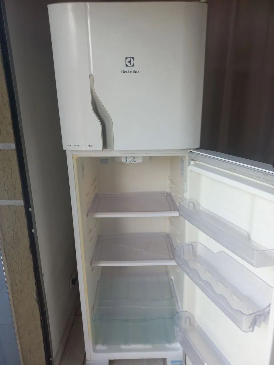 Vende-se geladeira Electrolux DF35A fros free  - Foto 2