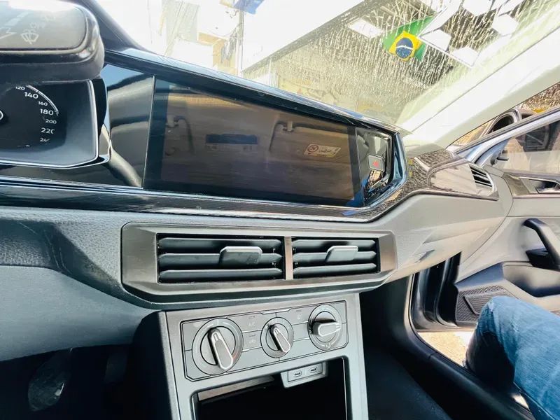 Volkswagen Polo Track 1.0 Flex 12V 5p, foto 15 de 18