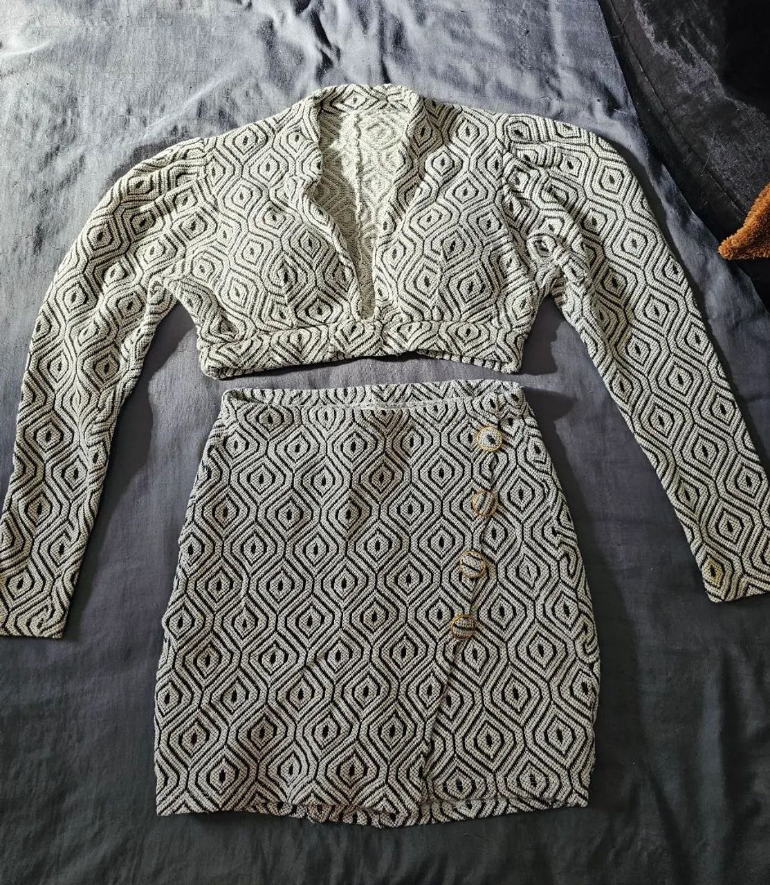 Conjunto Cropped Manga Longa e Short Tricô M