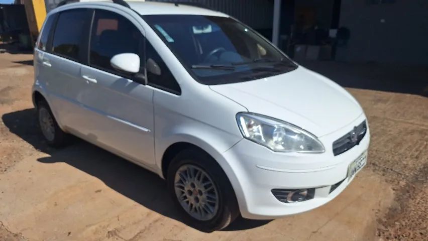 Fiat Idea ATTRACTIVE 1.4 8V FLEX 2013