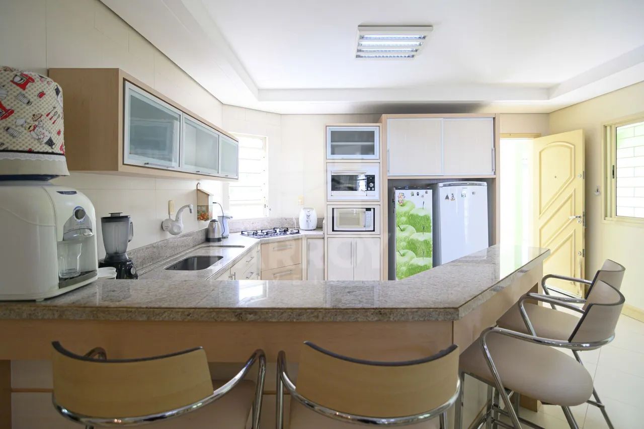 Casa semimobiliada à venda com área gourmet e academia - Foto 5
