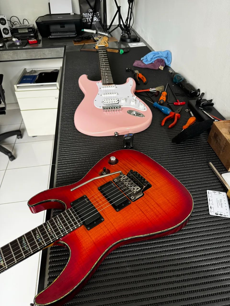 Guitarra Charvel Desolation Soloist DX-1 FR - Instrumentos