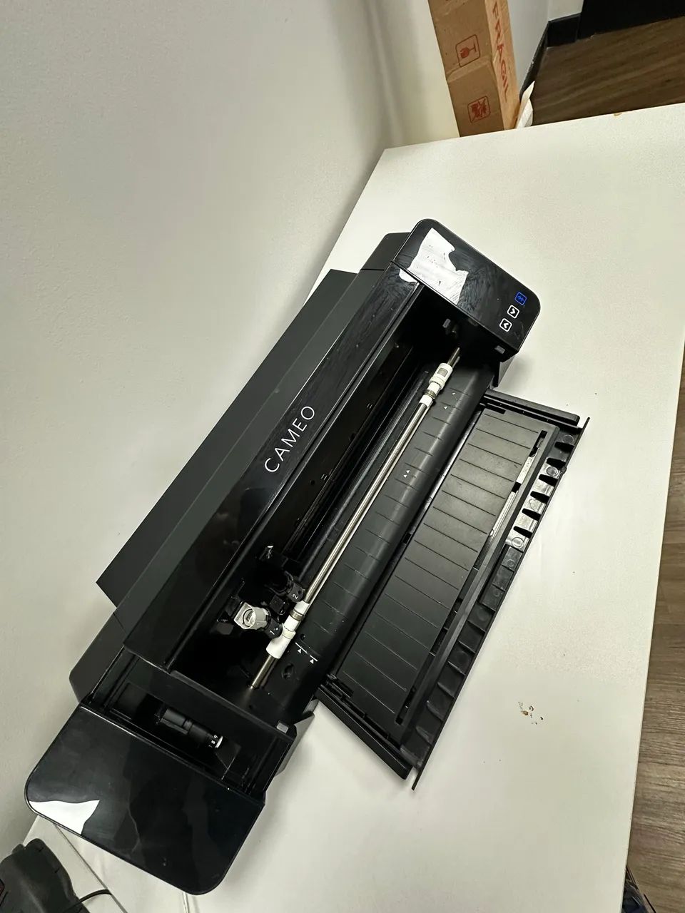 Plotter de Corte Silhouette Cameo 4 Preta - Usada / Excelente Estado