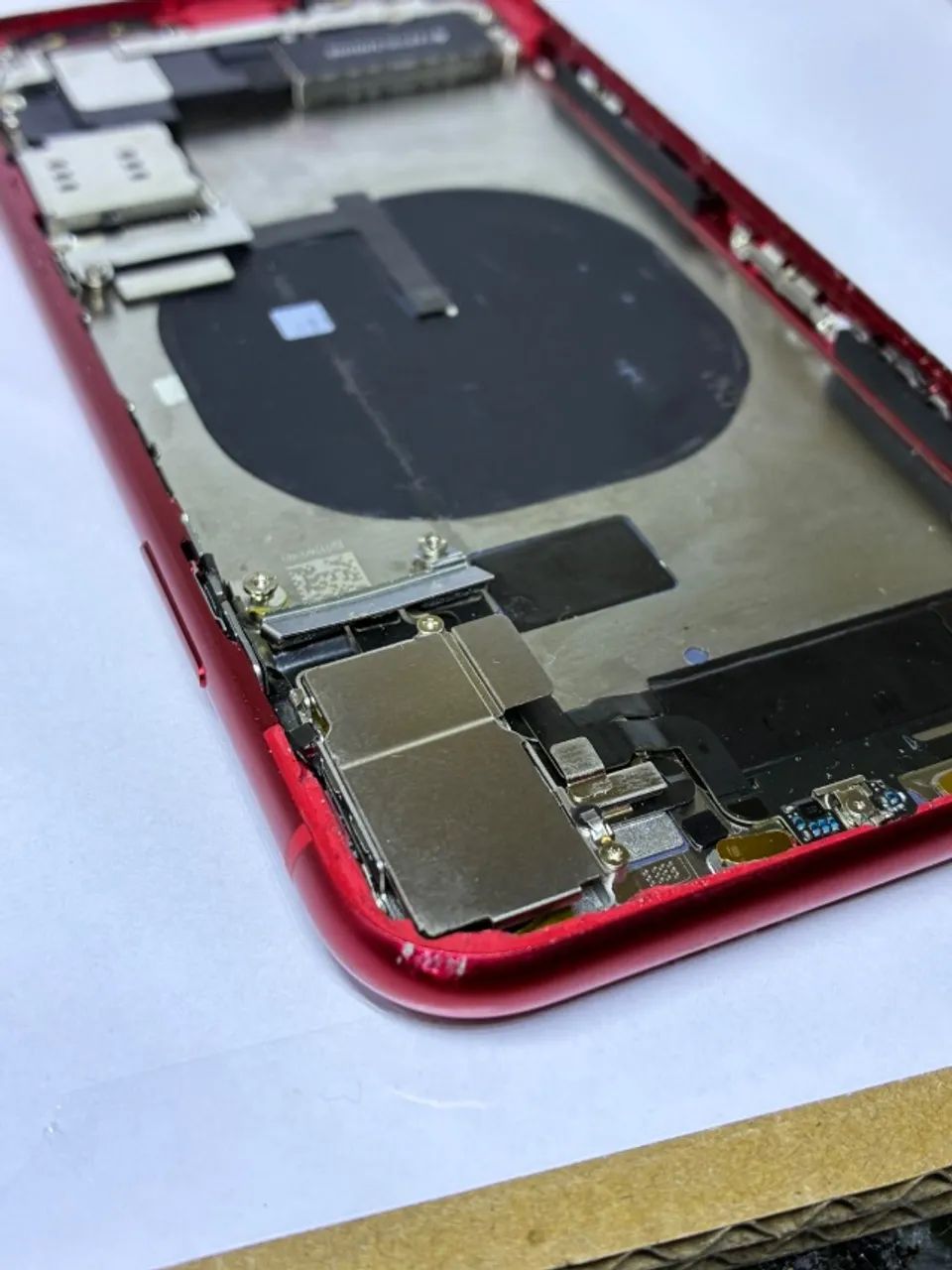 Carcaça iPhone 11 vermelha original retirada - Foto 3