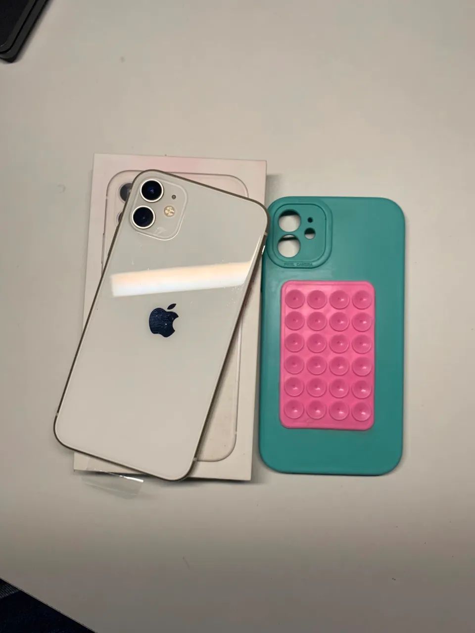 Iphone 11 impecável COM CAIXA