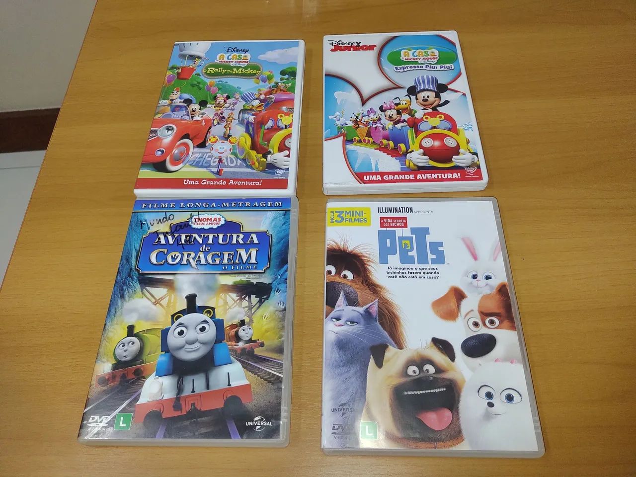 A Casa do Mickey DVDs Infantis, vários, originais, bom estado.