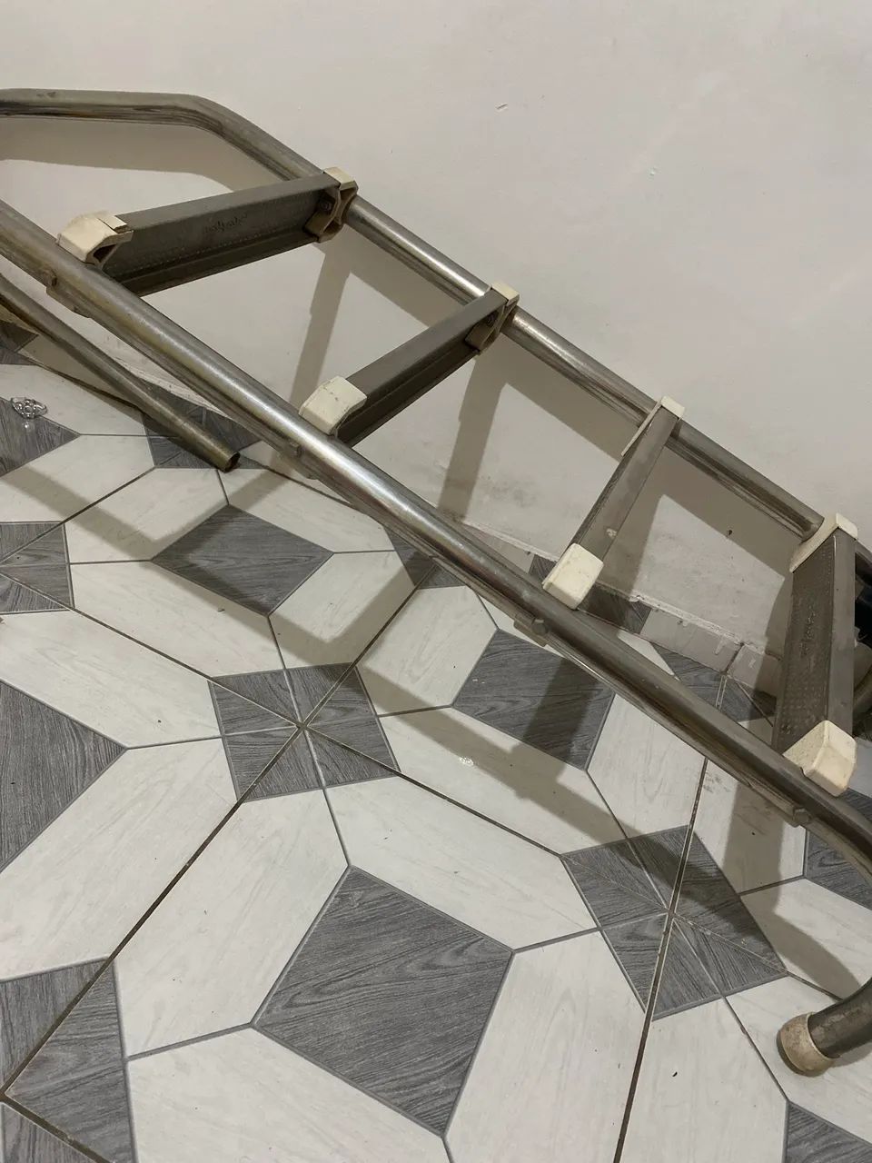 Escada para piscinas