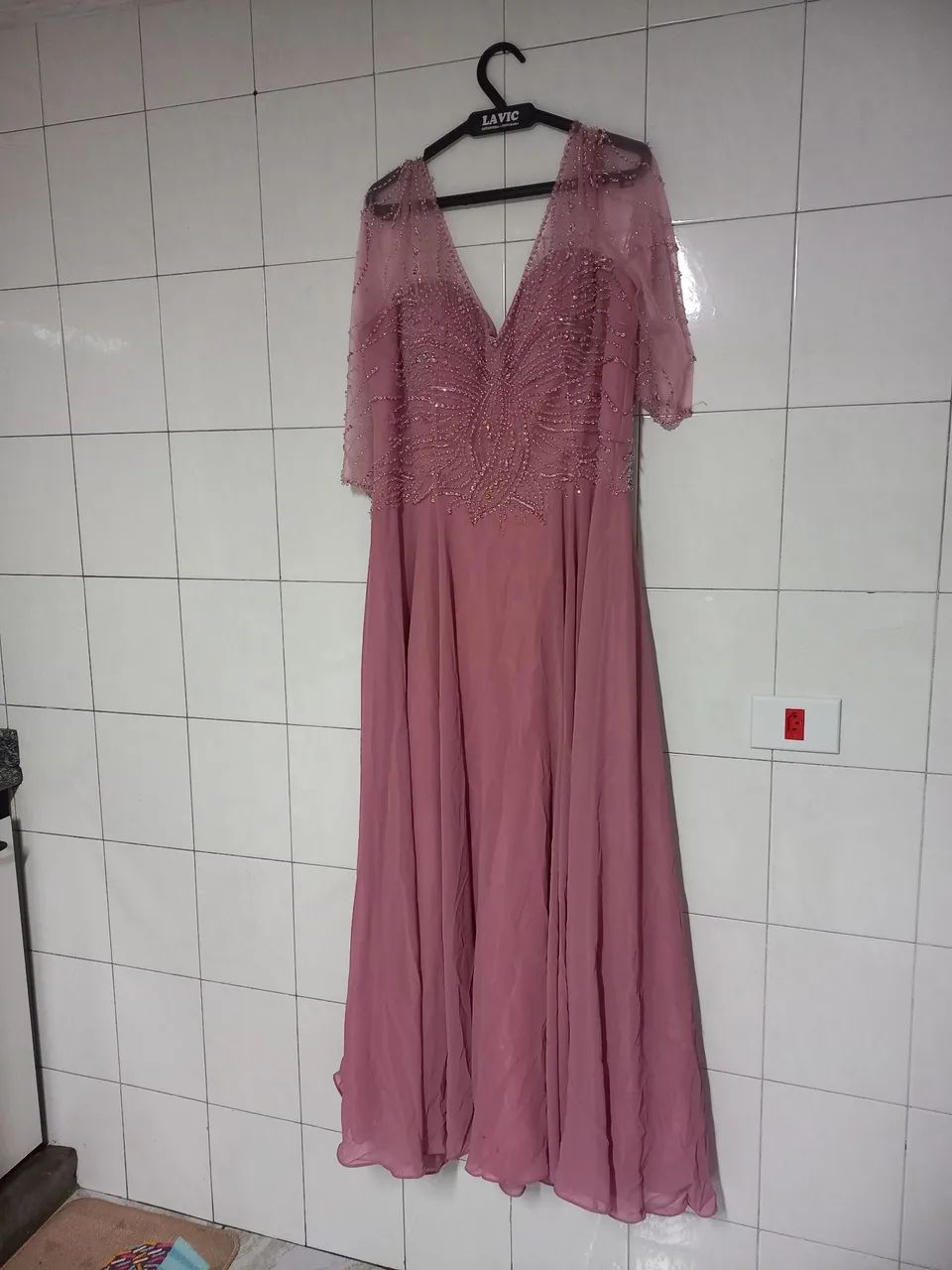 Vestido de festa rose escuro com pedraria