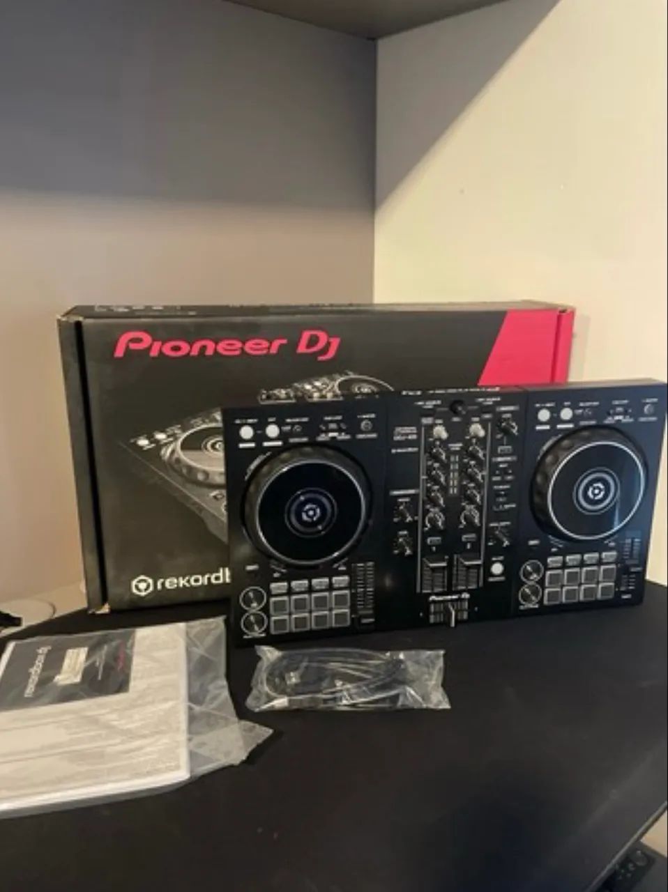 DDJ 400 PIONEER NA CAIXA