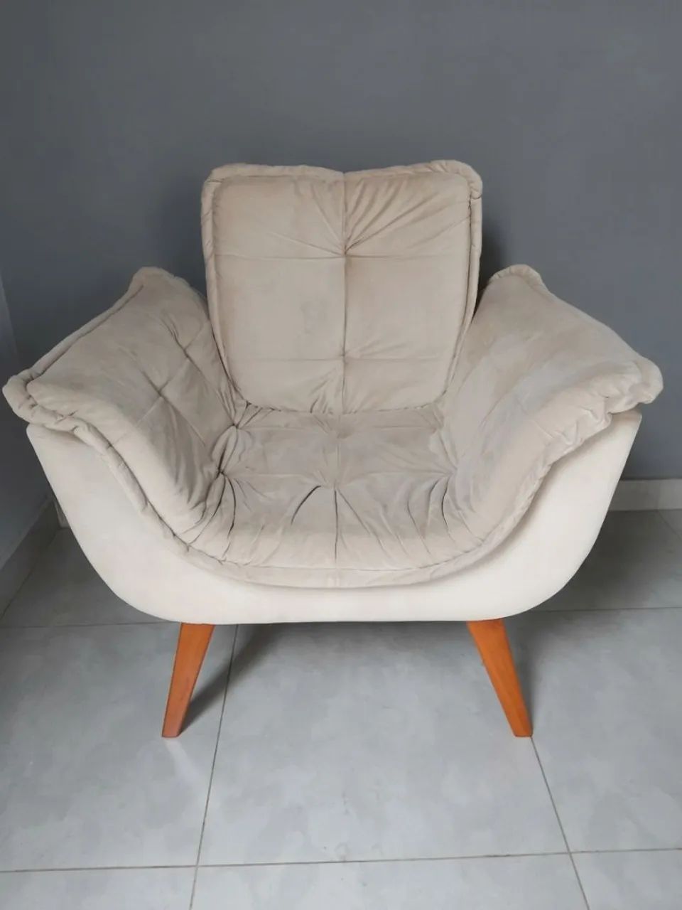 Poltrona Opala Creme (Passo Cartão)