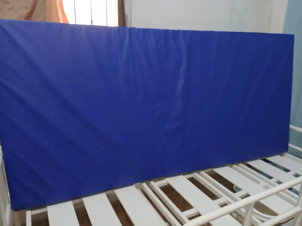 Cama hospitalar com colchão  - Foto 2
