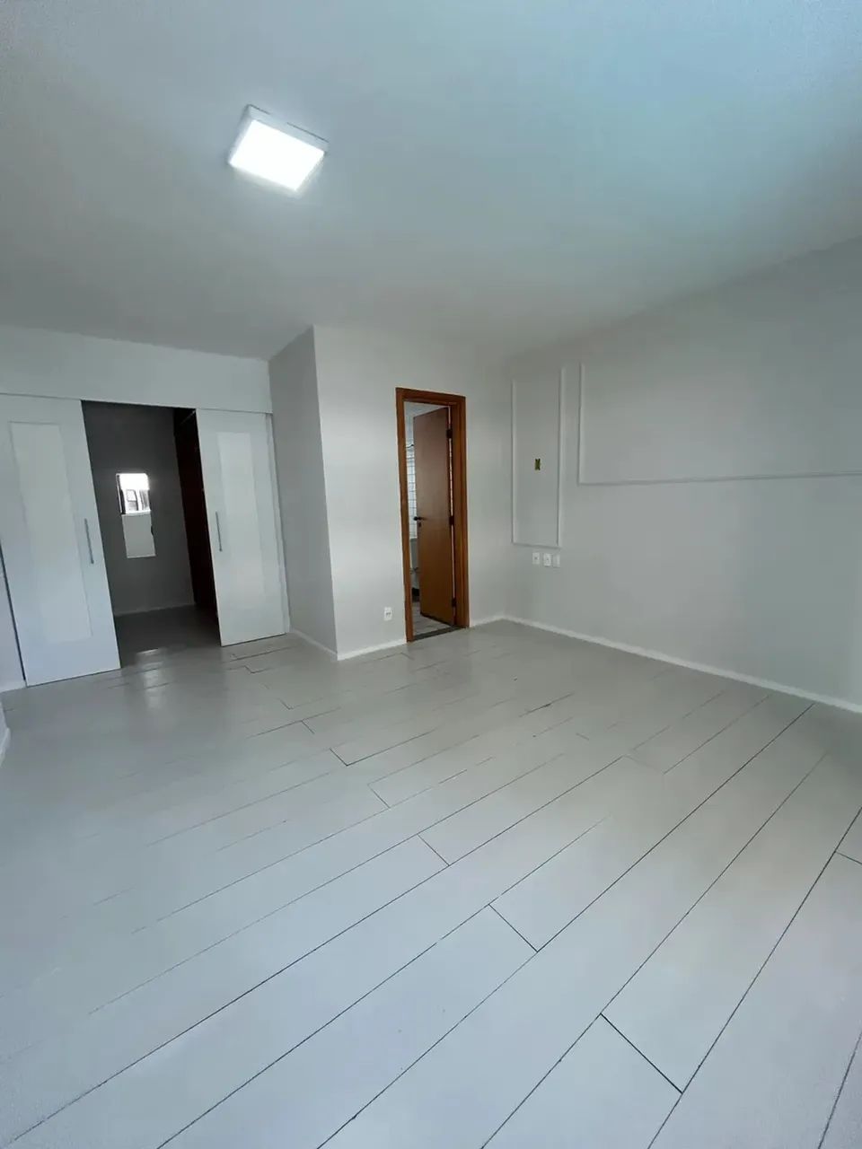Alugo amplo apartamento com quatro quartos em Setubal - Foto 10