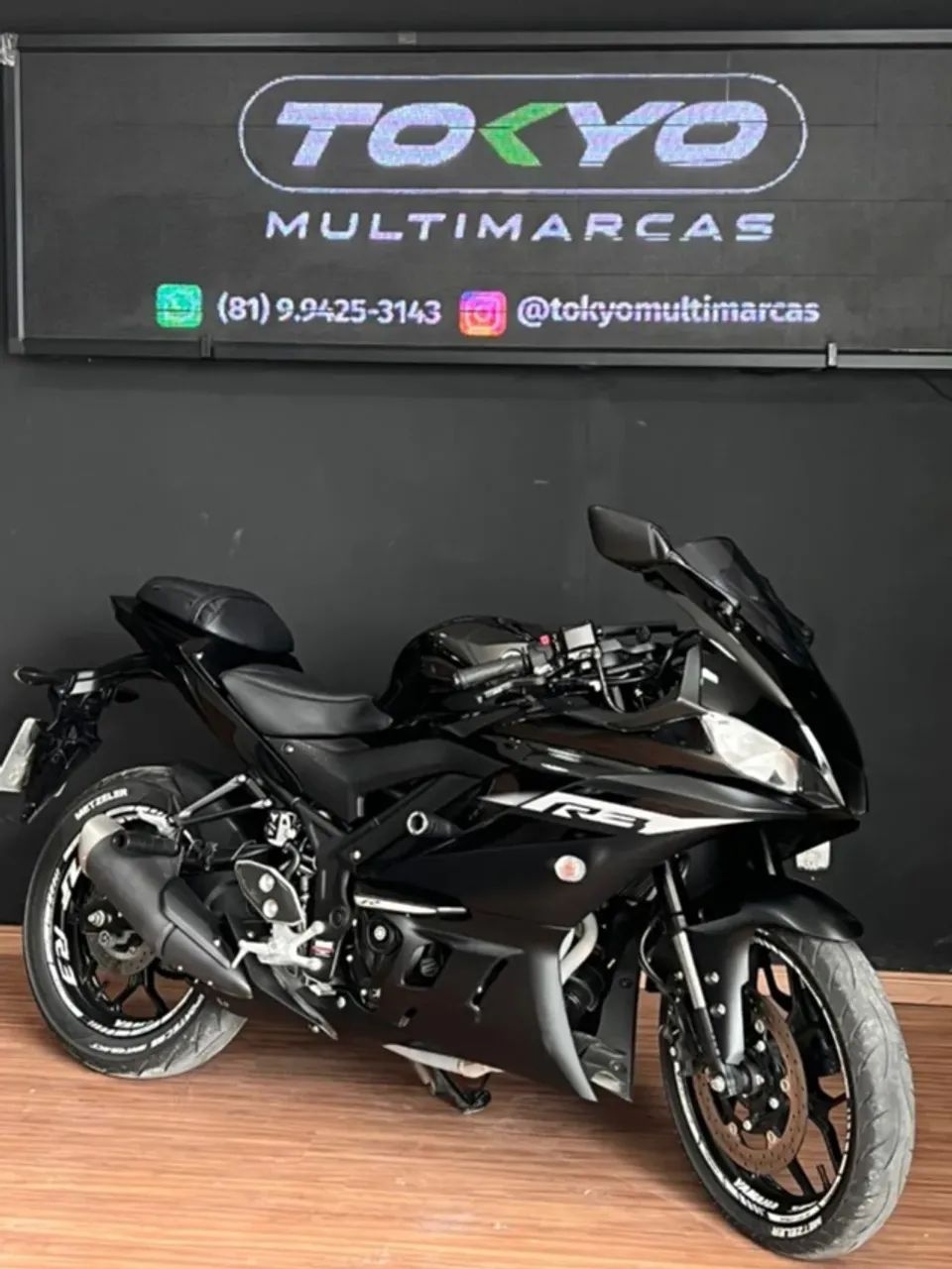 YAMAHA YZF-R3 PRETA 2025