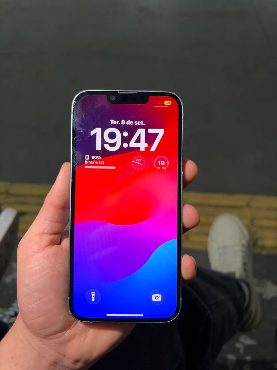 iphone 14  tela trincada mas sem marcas de uso - Foto 5