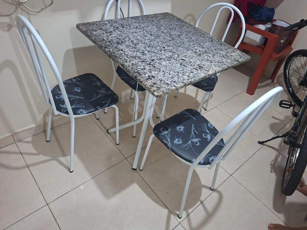 Mesa de mármore 4 lugares