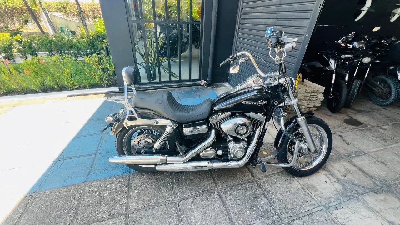 Harley-Davidson Dyna Super Glide Custom 2011 - Foto 2