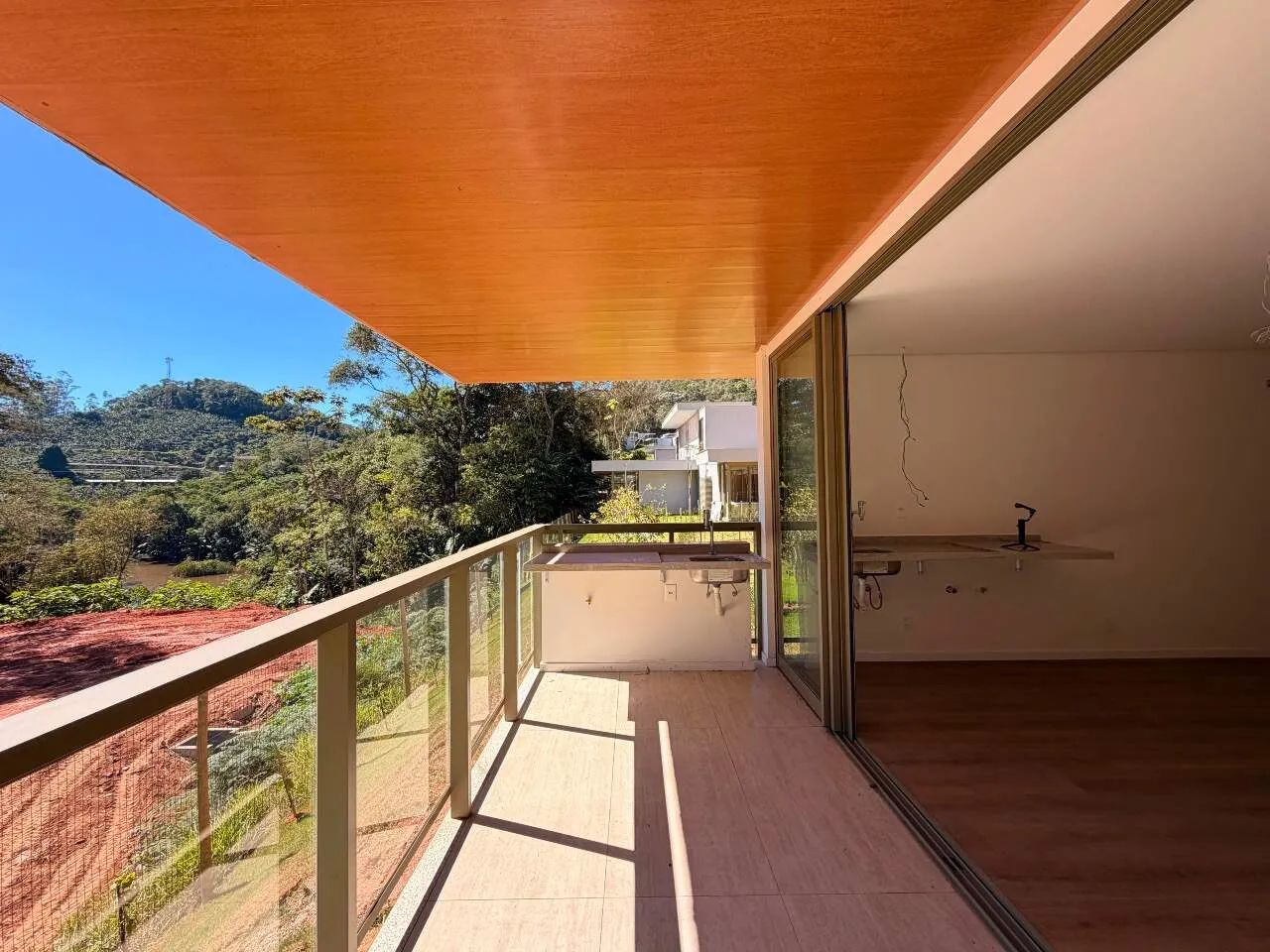 Exclusividade e Sofisticação em Meio à Natureza com Varanda com Spa - Foto 2