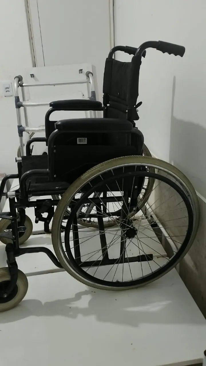 Cadeira de Rodas - Foto 2