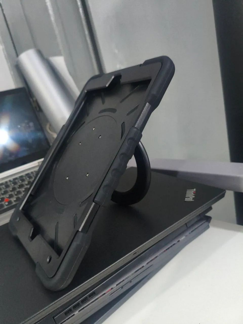 Capa Anti choque Preta Para iPad 4 9.7 com suporte giratório - Foto 3