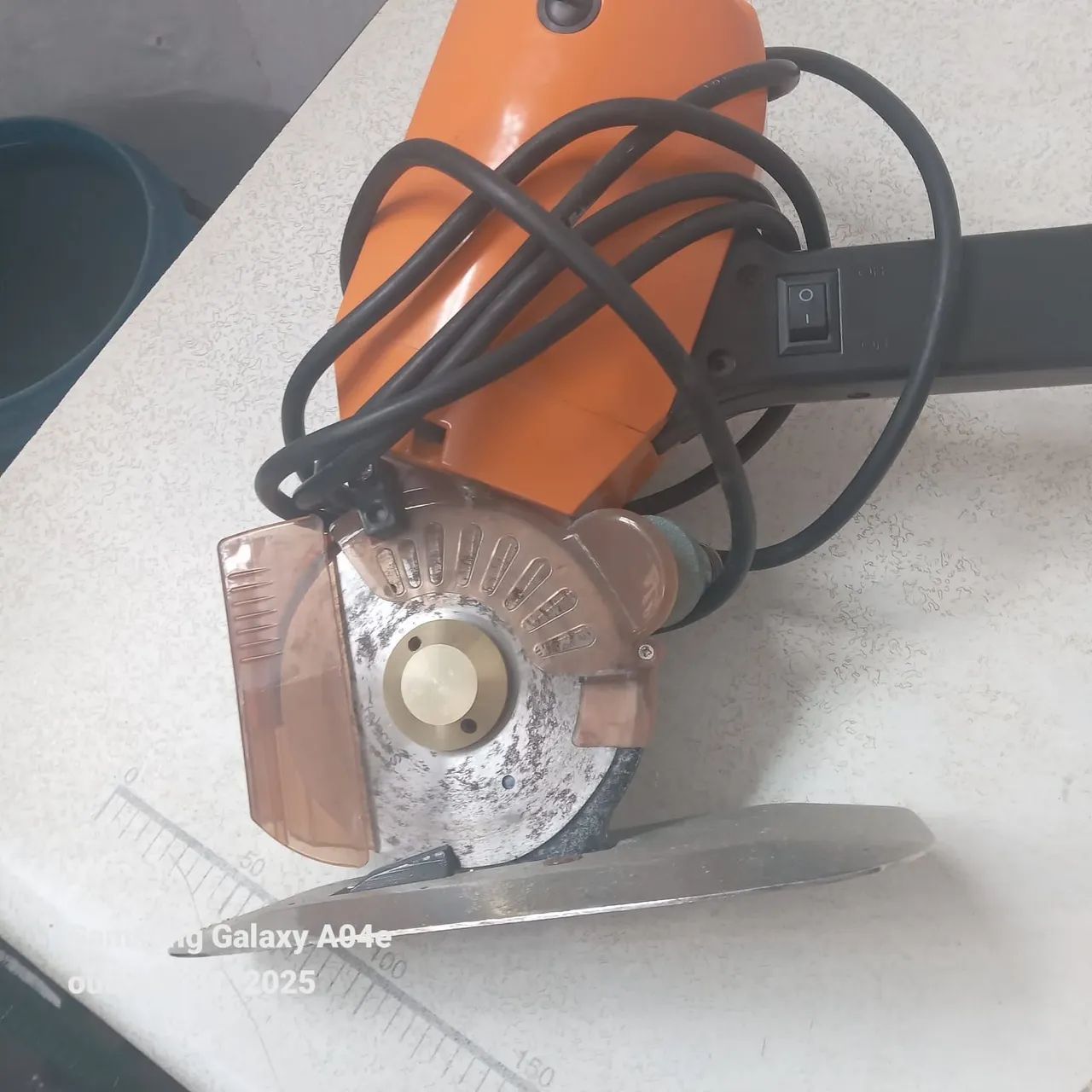 Vendo máquina de corta tecido  - Foto 2