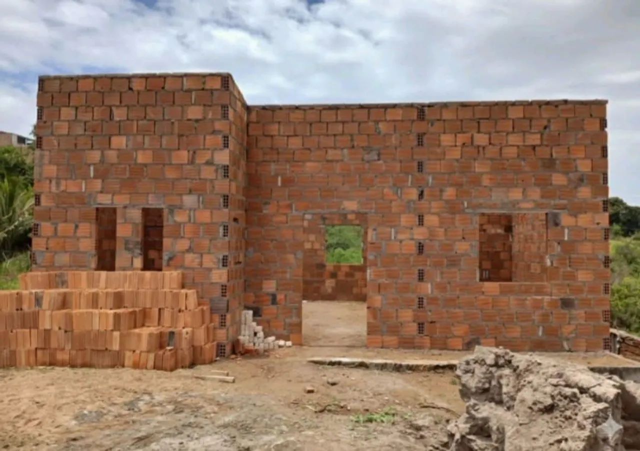 VENDE-SE TERRENO/CASA