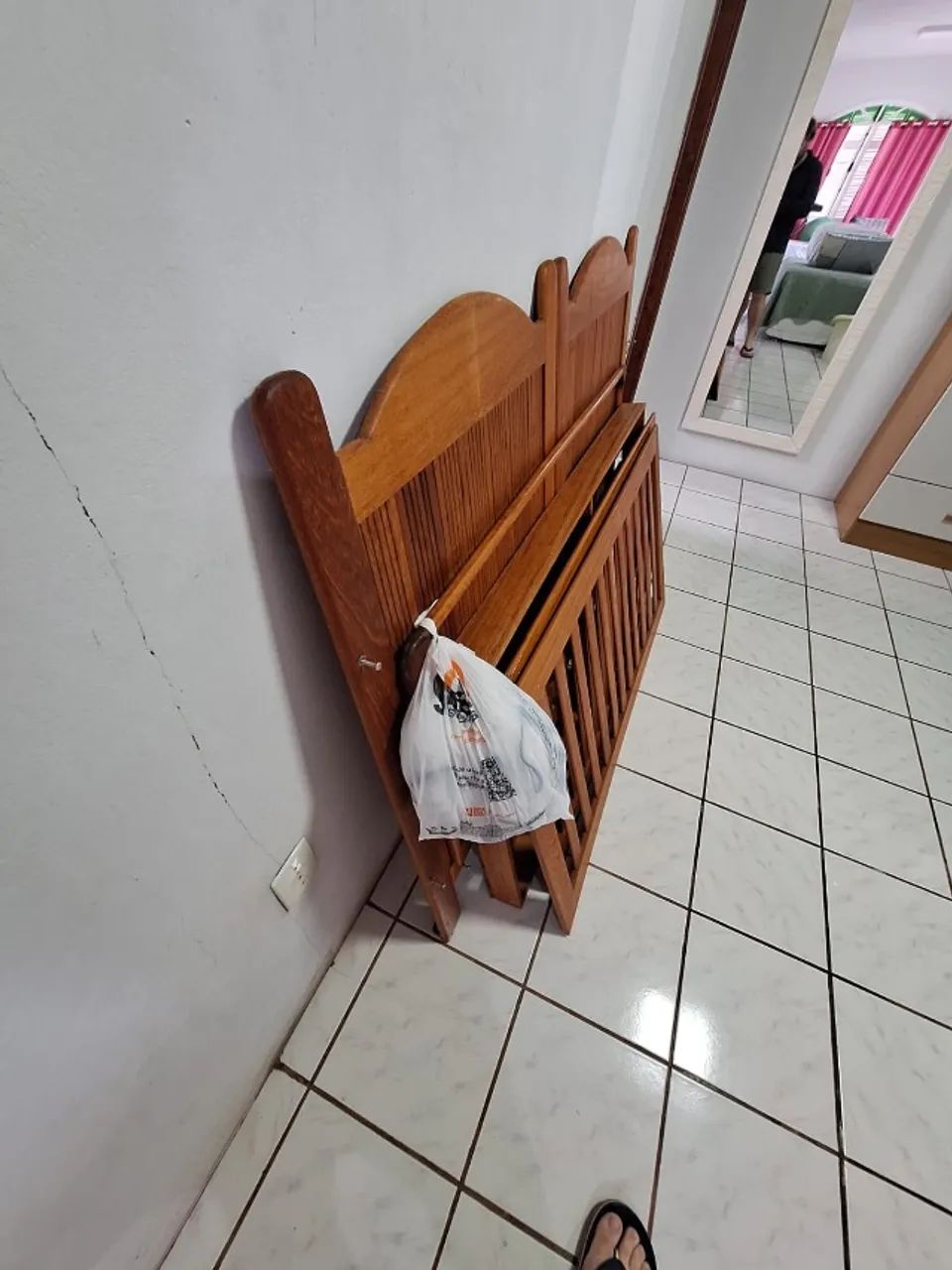 Berço de madeira maciça  - Foto 2
