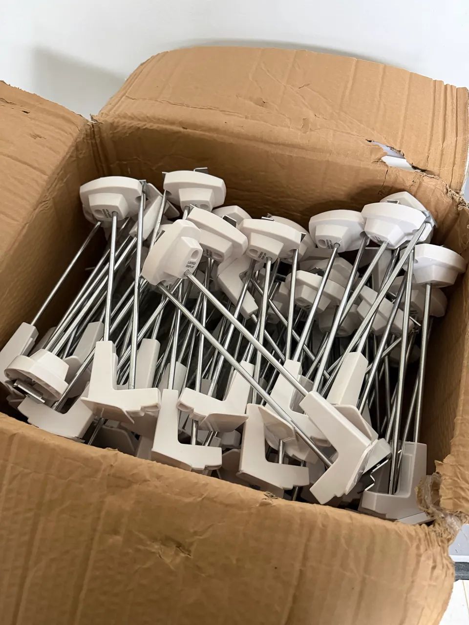 Gancheira Magnética com Trava Anti-Roubo 50x - Foto 2