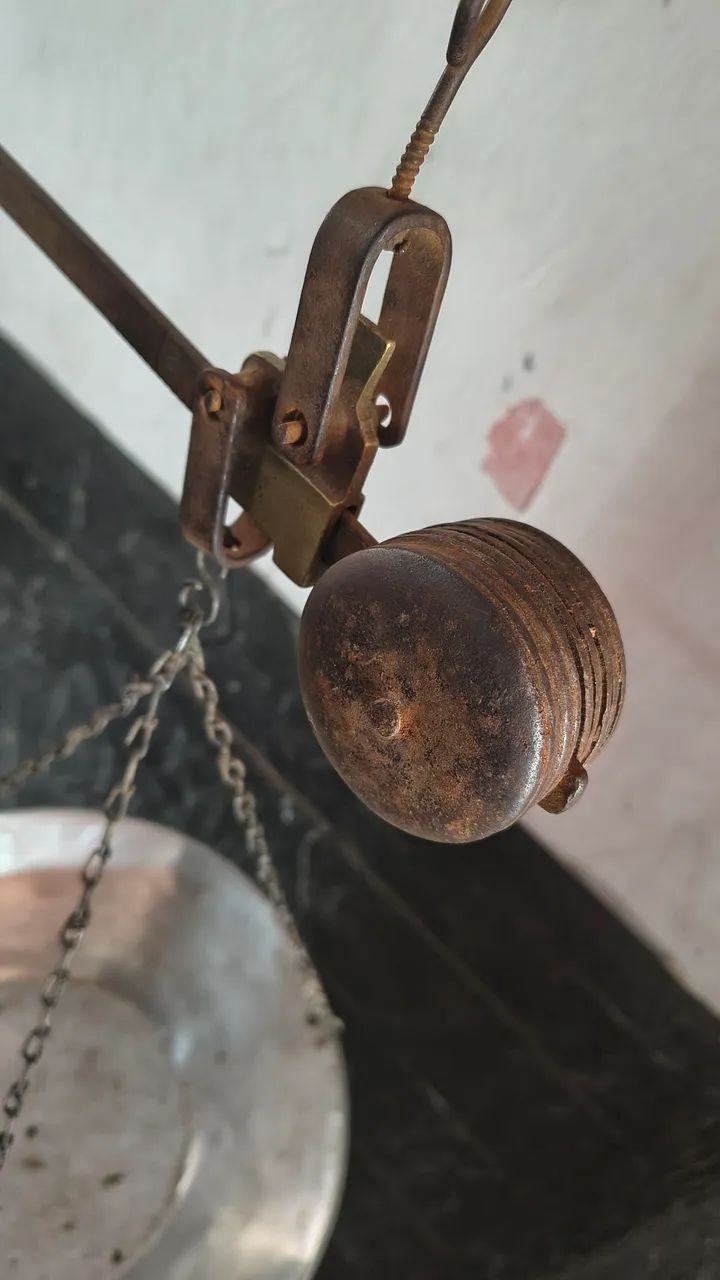 Balança romana antiga de peixeiros e verdureiros. - Foto 2