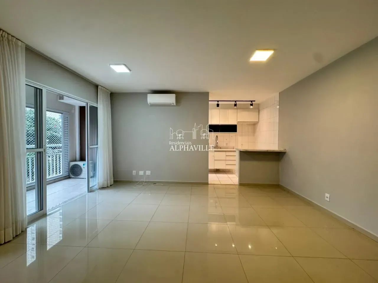 LINDO APTO DE 2 SUÍTES E SALA AMPLIADA PARA LOCAÇÃO NO CENTRO DE ALPHAVILLE - Foto 3