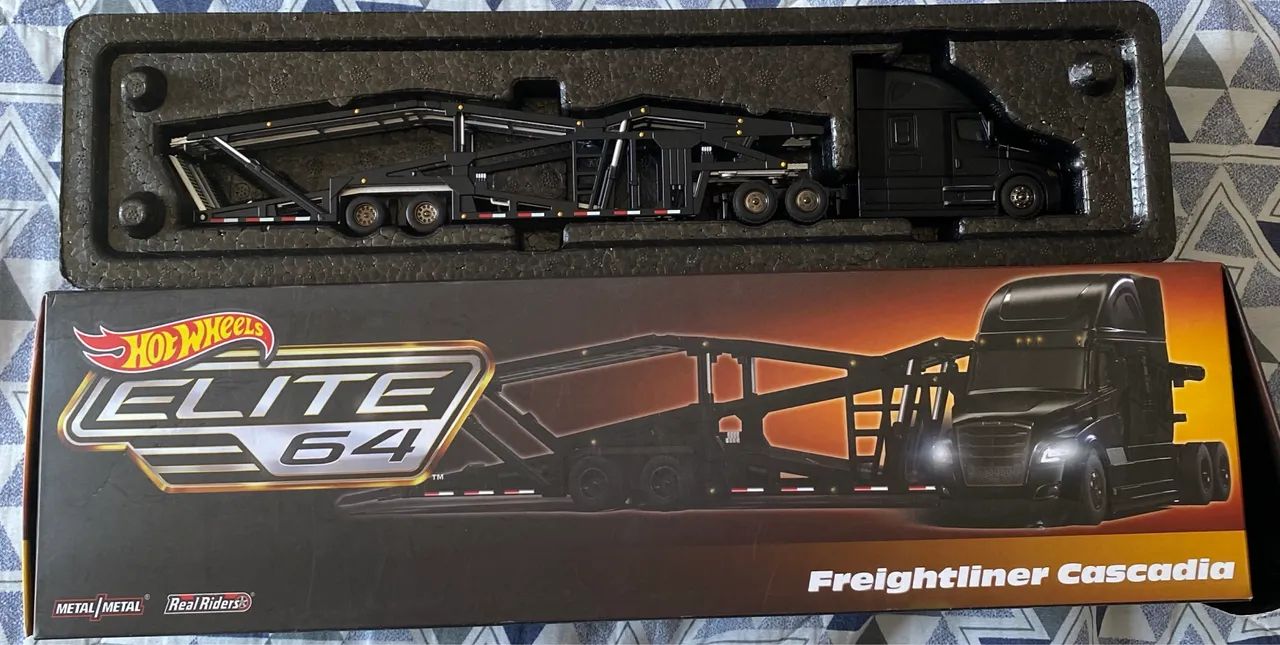 Hot Wheels Elite 64 Freightliner Cascadia - Hobbies e coleções