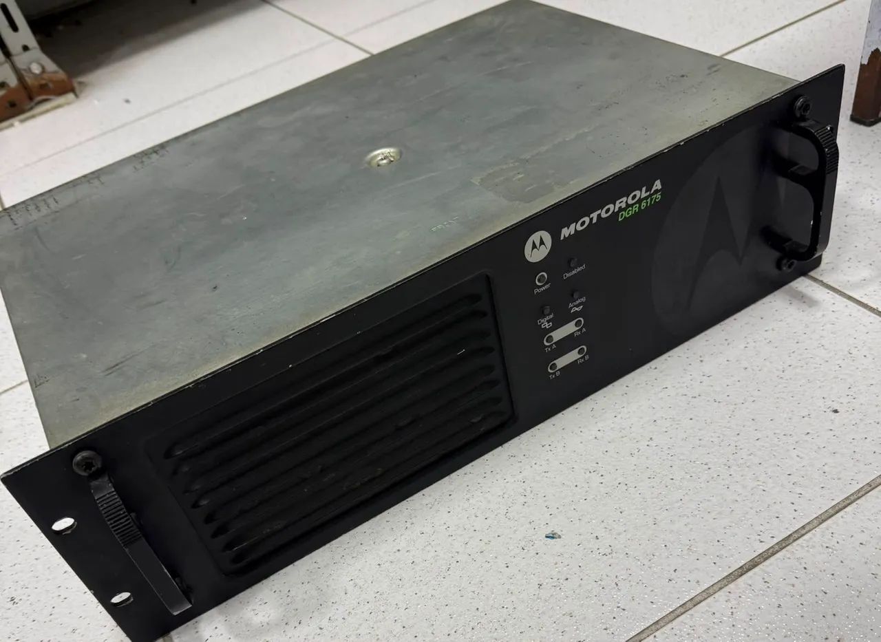 REPETIDORA MOTOROLA  VHF DGR6175
